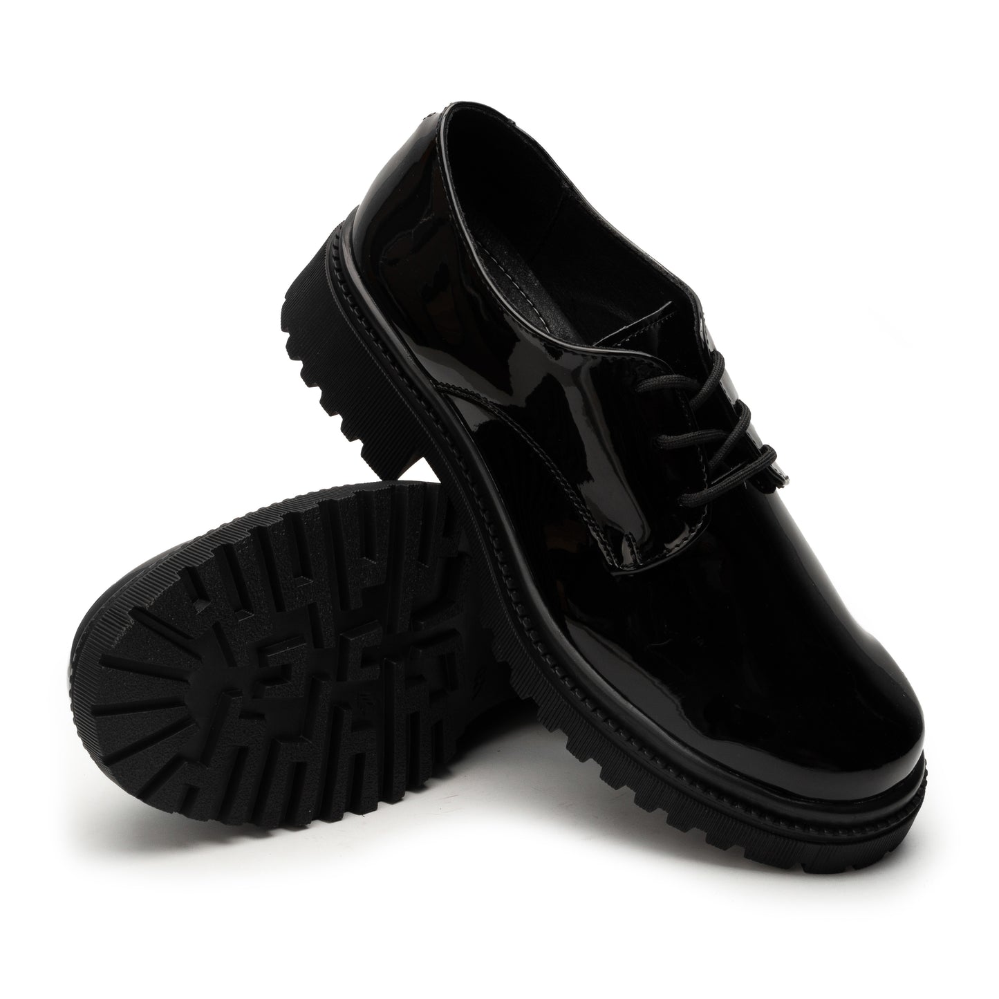 Zapato tipo choclo en material charol negro para niñas Yuyin 24271