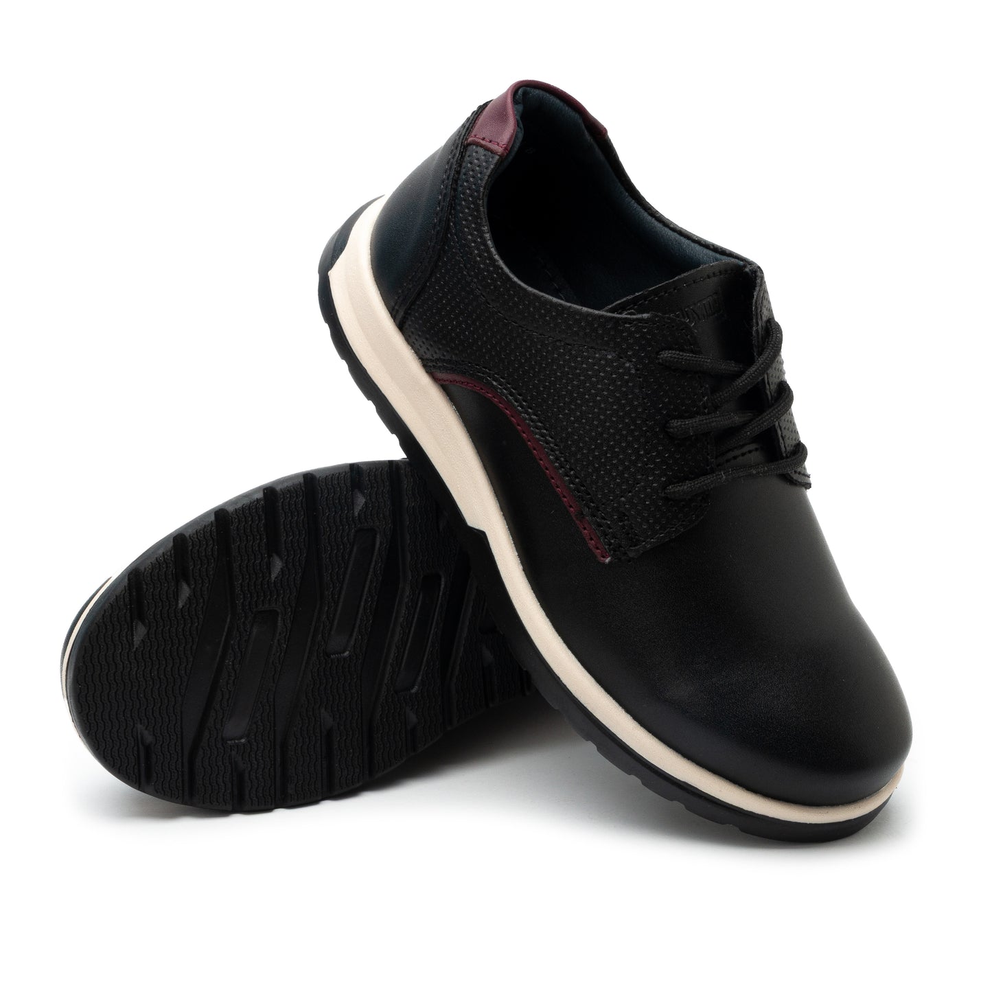 Zapato escolar color negro para niño Yuyin 25170