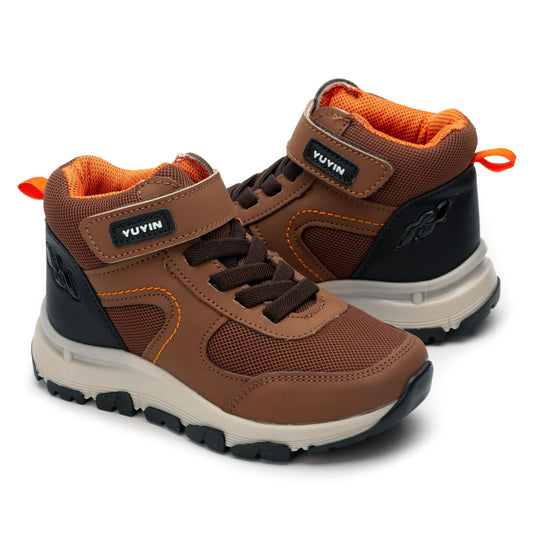 Bota Tipo Tenis Urbana color Cajeta para niño Marca Yuyin 23543